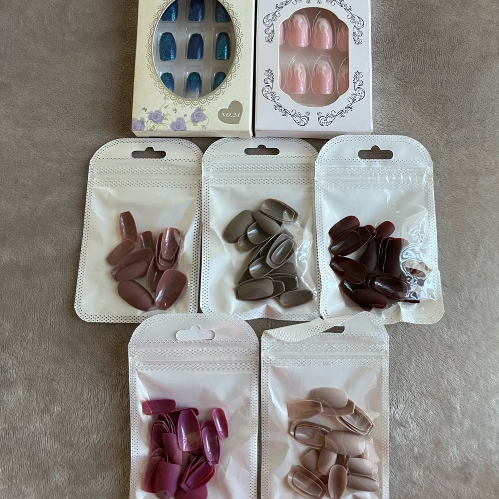 Press-On Nails Assorted, 7 sets, Blue, Pink, Maroon, Grey, Natural